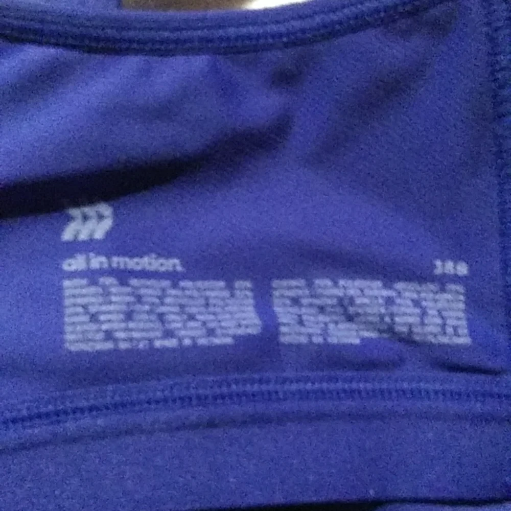 💙All in Motion yoga top💙 - Picture 5 of 7